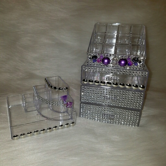 Makeup Organizer - Picture 2 of 3